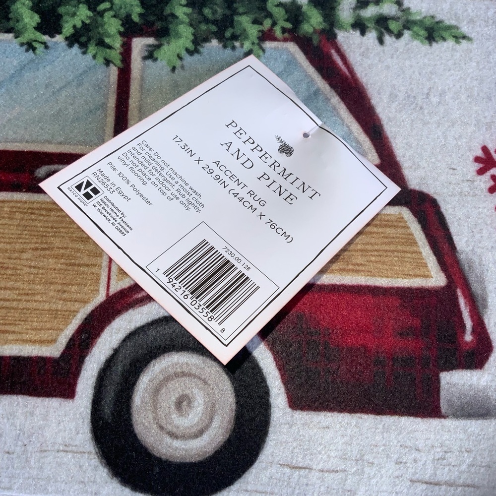 Peppermint & Pine Christmas ACCENT Rug 17.3” X 20.9” Vintage Station Wagon Tree - Picture 5 of 14